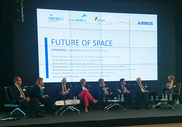 Am 24. Mai 2017 trafen auf Einladung des BavAIRia e.V. im Hause Airbus DS die politischen und industriellen Spitzen der europäischen Raumfahrt zum Gespräch über die Zukunft der Raumfahrt…